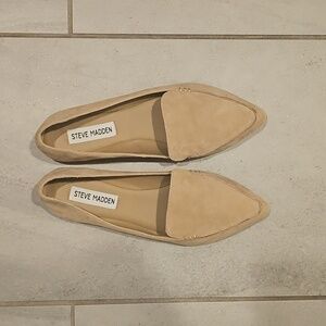 Steve Madden Feather Pointed Toe Loafers